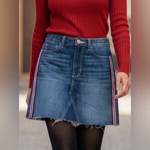 Hollister Ultra High-Rise Side Stripe Skirt Size 3 / 26 NWT